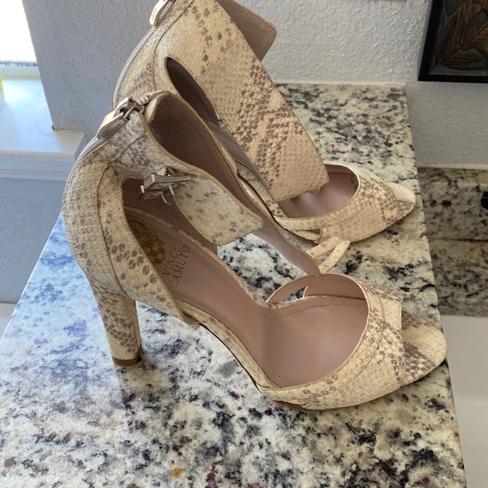 Vince Camuto